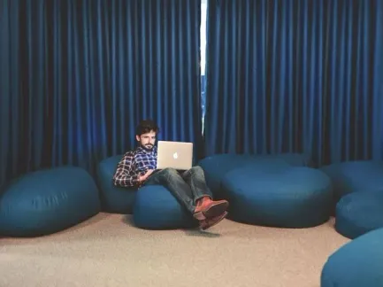 Schéma memphis écrans alignés